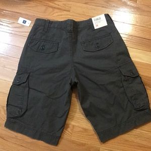 Gap Cargo Shorts in Dark Grey. NWT!